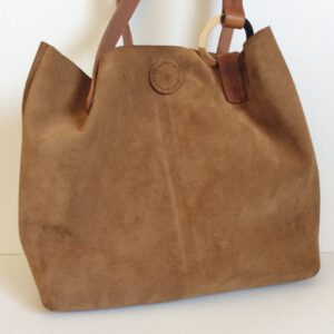 Bolso de serraje afelpado. Diseño artesanal exclusivo